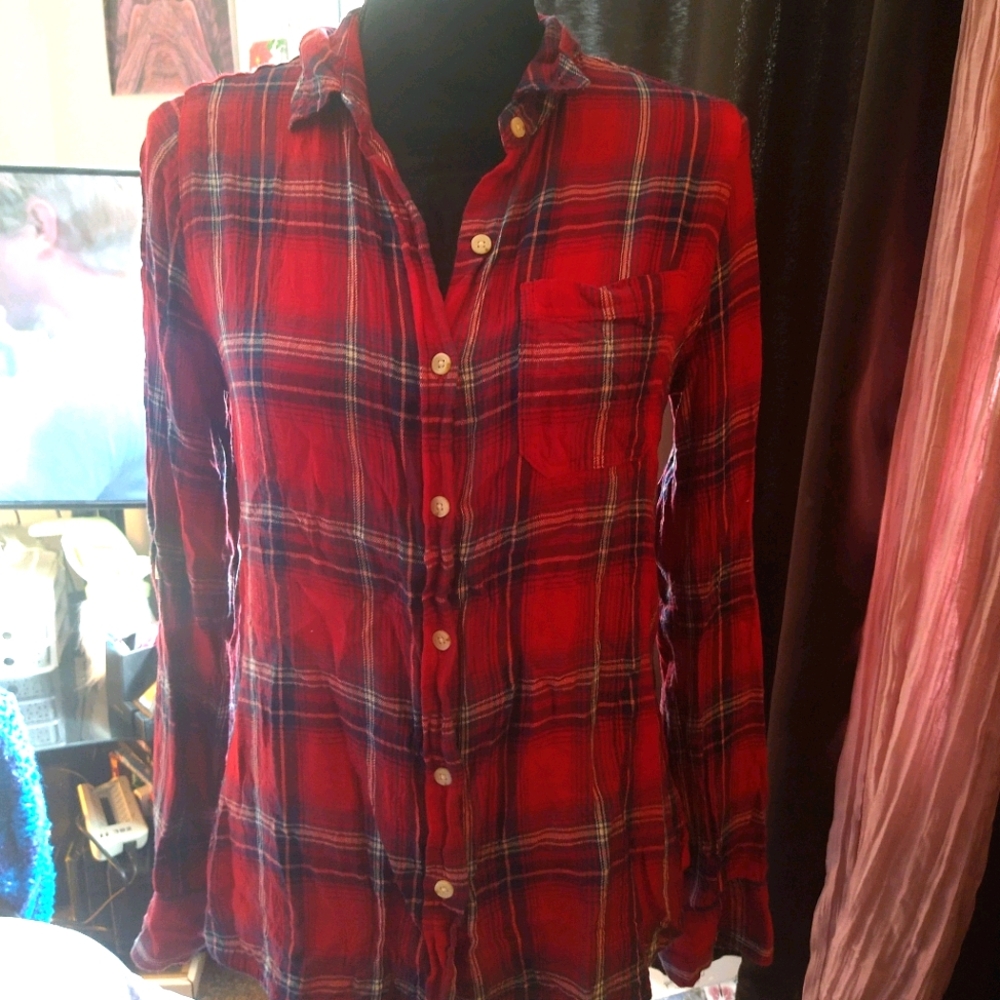 Mossimo Supply Co. Size M red plaid flannel